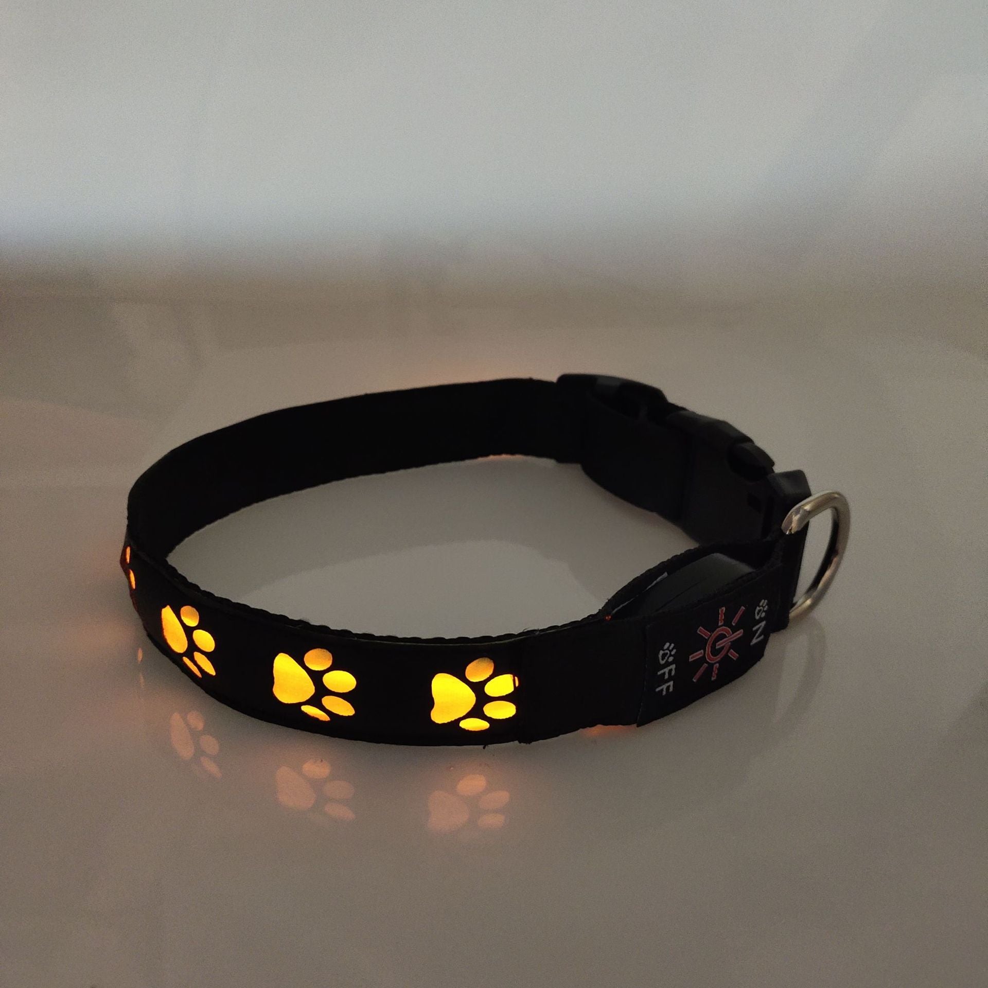Collier LED Rechargeable pour Chien – Lumineux, Anti-Accident, Anti-Perte - Furlo1B9C75AA159A431F86045A2AF2AC256D